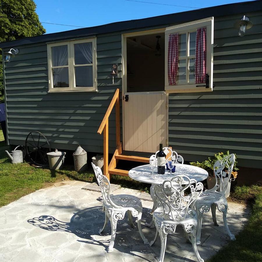 The English Shepherds Hut @ Les Aulnaies Echauffour エクステリア 写真